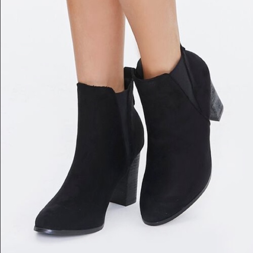 NWT Pointed Faux Suede Booties